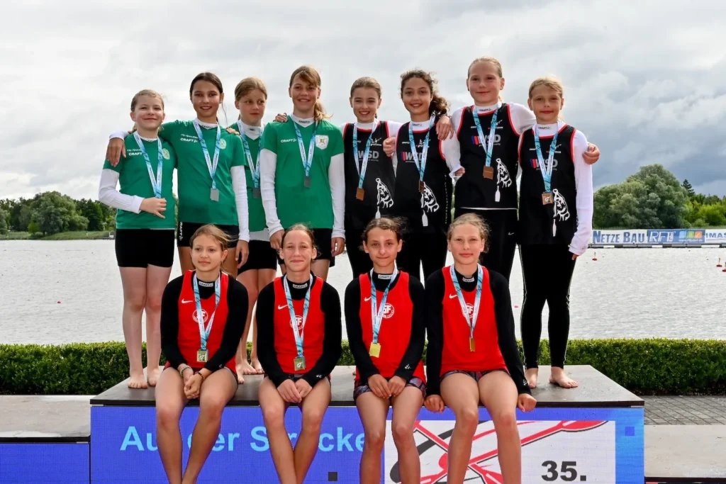 Junge Aktive auf dem Siegerpodium bei der Großen Brandenburger Regatta 2026