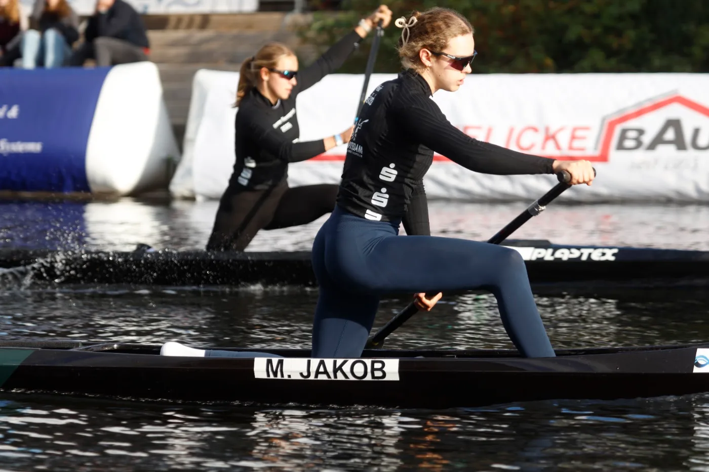 Maike Jakob im Canadier
